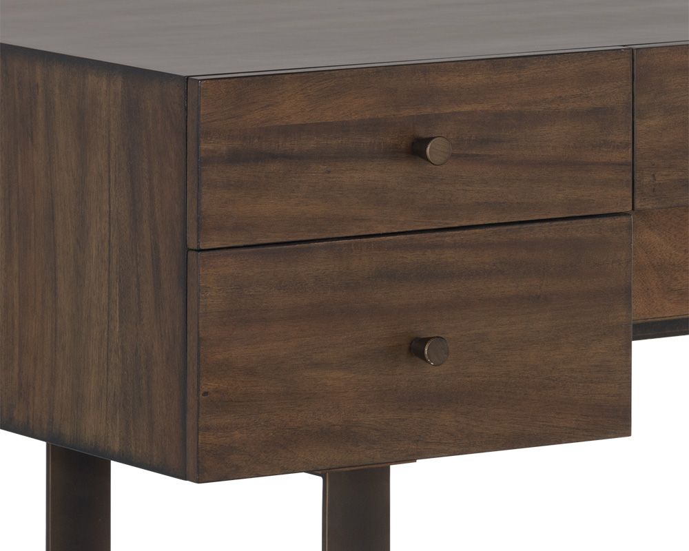 Brad Desk