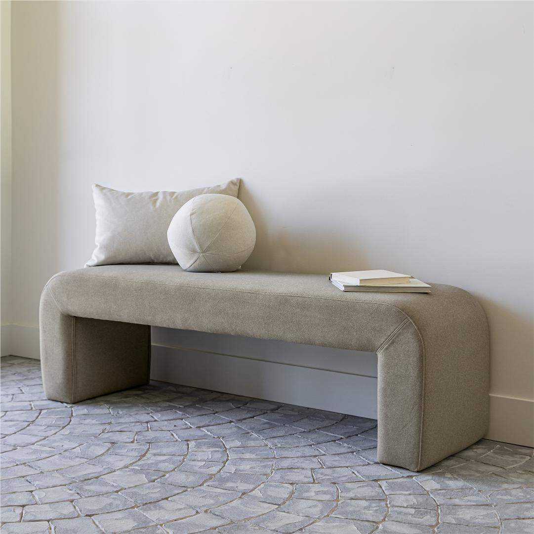 Ginger Bench - Velvet Sandstorm