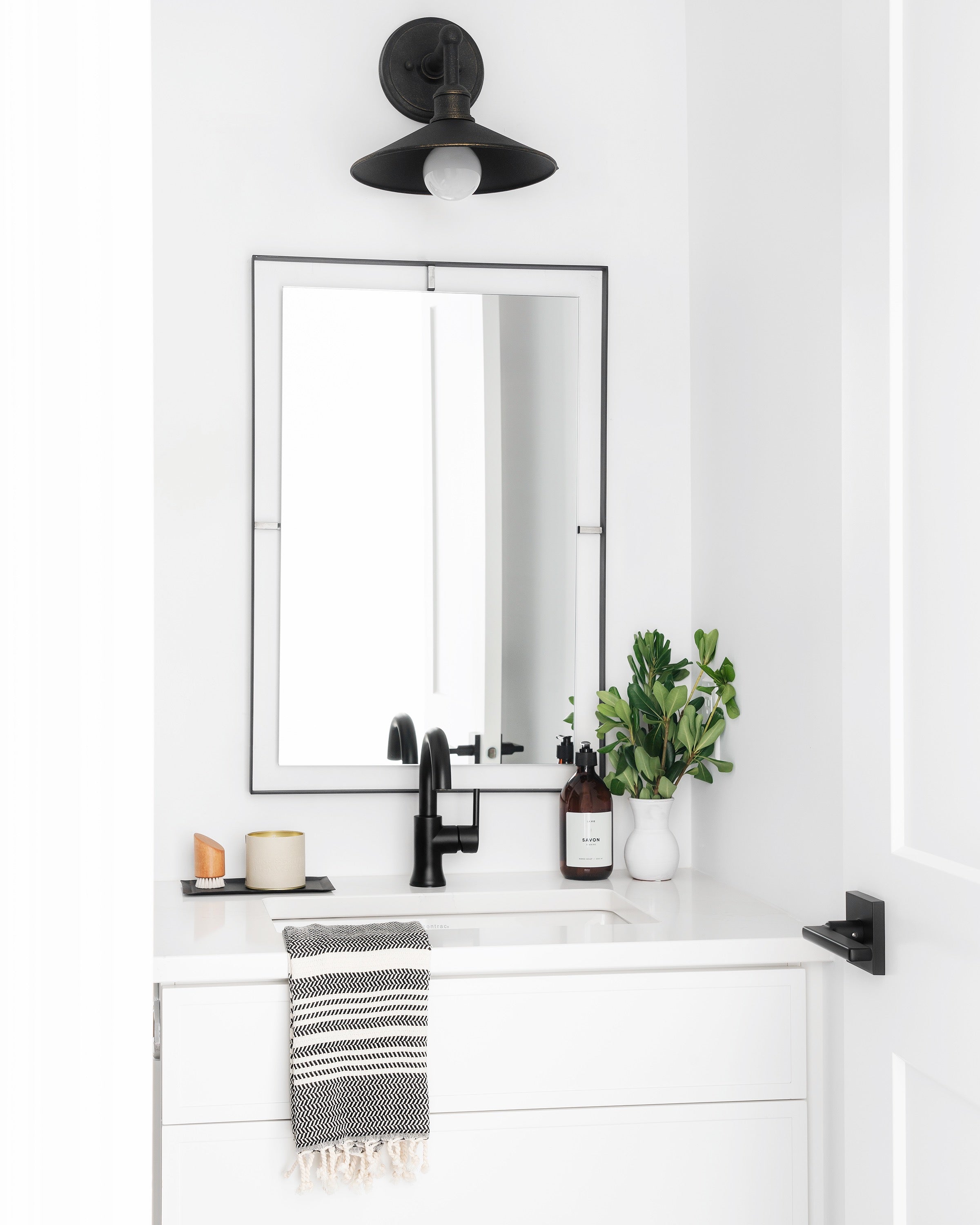 Gaston Mirror